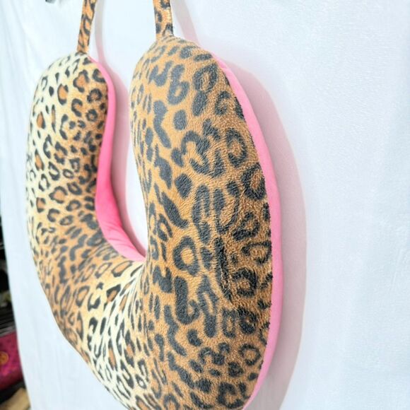 Dominican BBL Pillow, Cheetah/Pink- Surgery, Travel, Seating, Post Op, Recovery - Picture 5 of 5